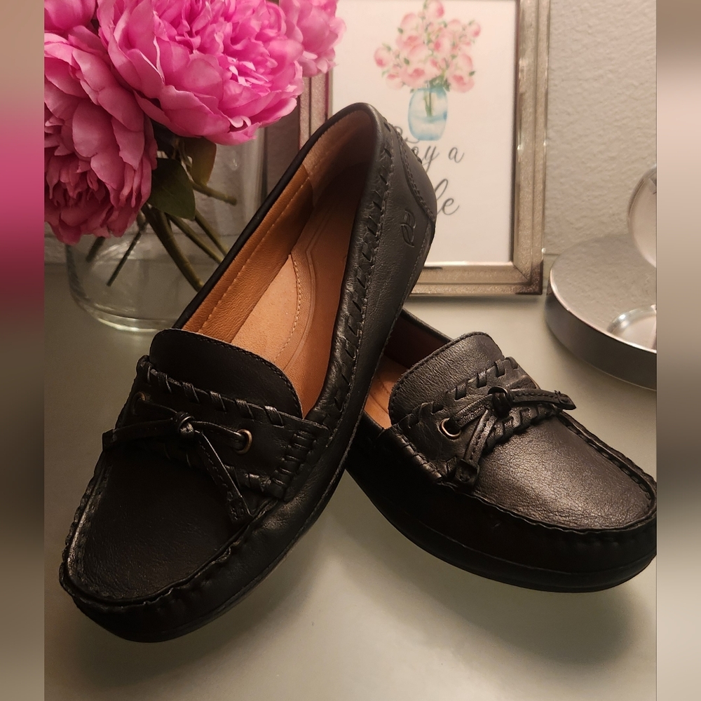 Elegant Black Loafers for Women